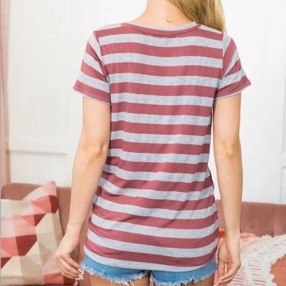 Burgundy & Gray Uneven Striped Tie Front Short Sleeve Top - Picture 3 of 4